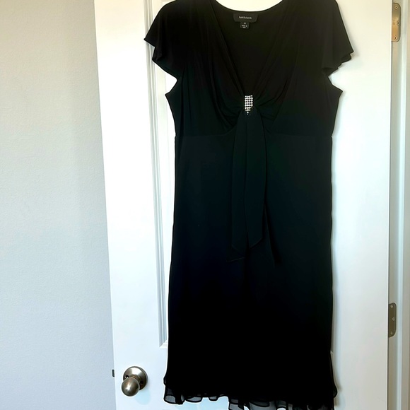 R & M Richards Dresses & Skirts - Women’s Black Dress
